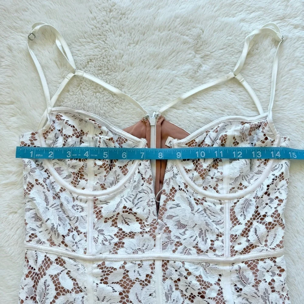 NWT!!! For love and lemons women dress size M Retail 265$
